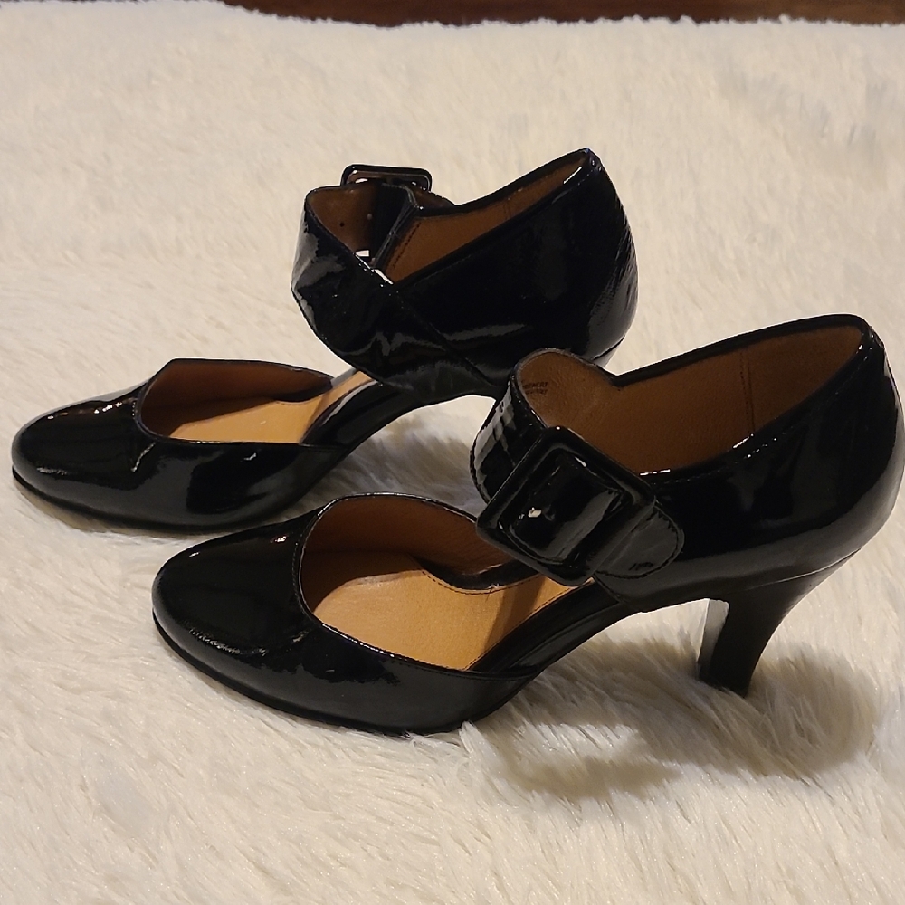 SOFFT Black Patent Heels with Strap - Picture 2 of 10